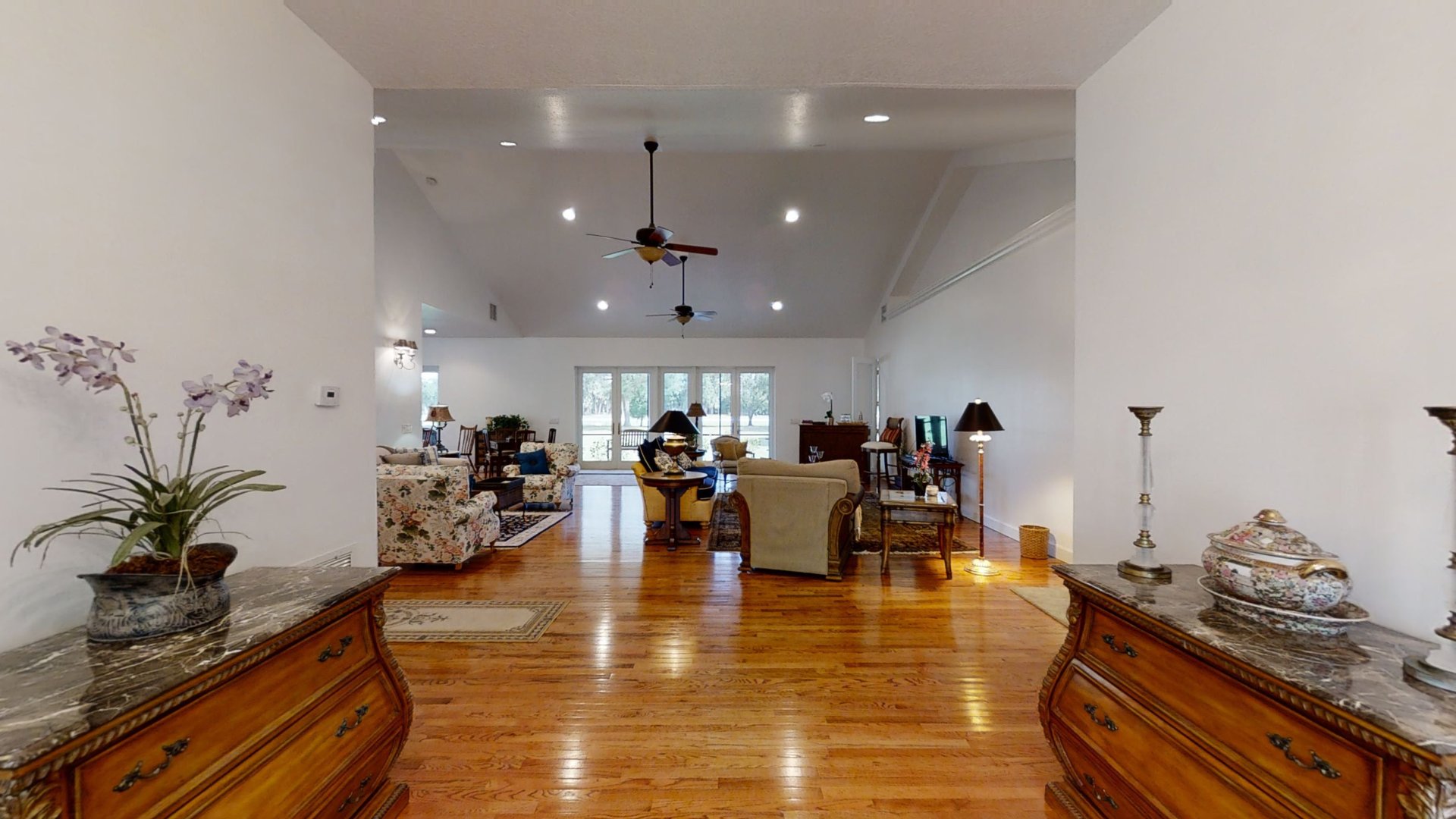 Immersive Spaces 3D Virtual Tour of 18606 KITTY HAWK CT